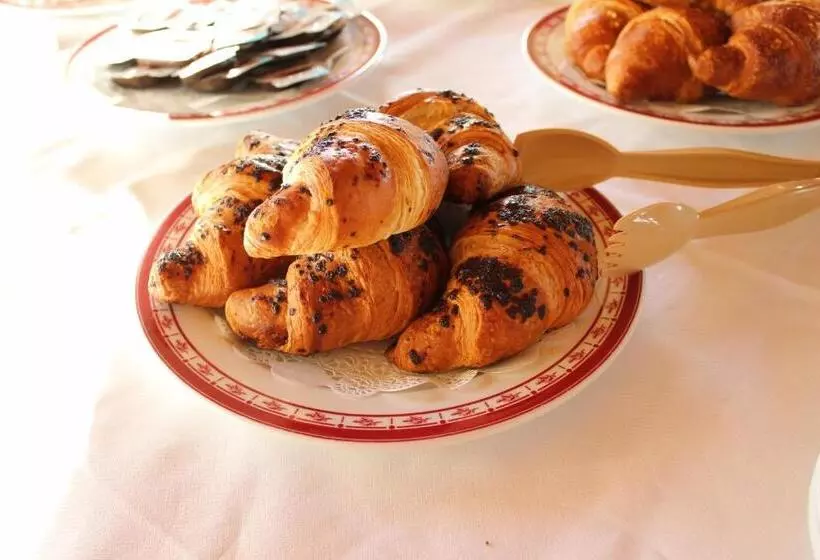 Aamiaismajoitus (B&B) Masseria Chinunno