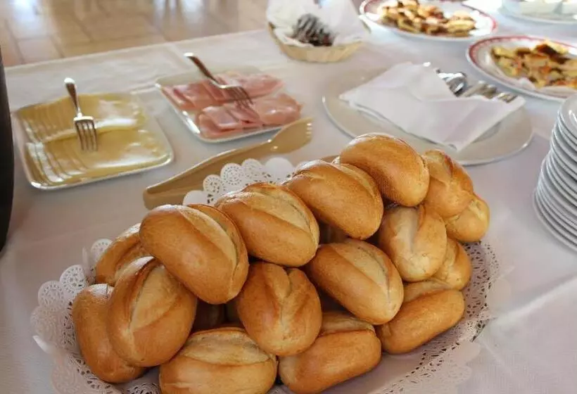 Aamiaismajoitus (B&B) Masseria Chinunno