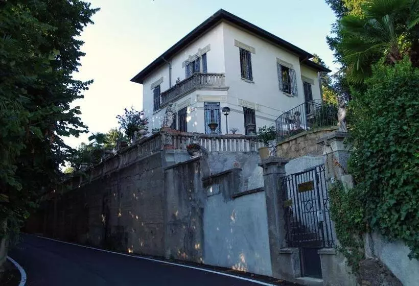 Aamiaismajoitus (B&B) Villa Puccini