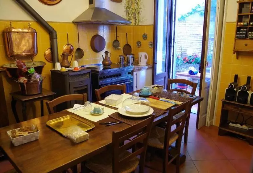 Aamiaismajoitus (B&B) Villa Puccini