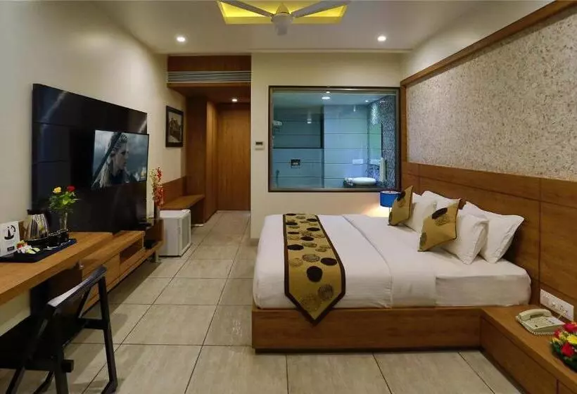 هتل Grand Kailash
