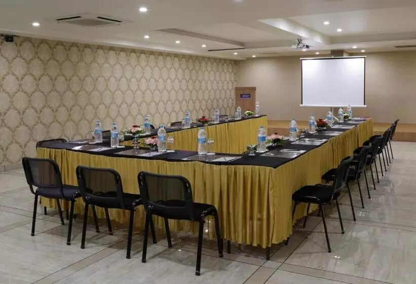 هتل Grand Kailash