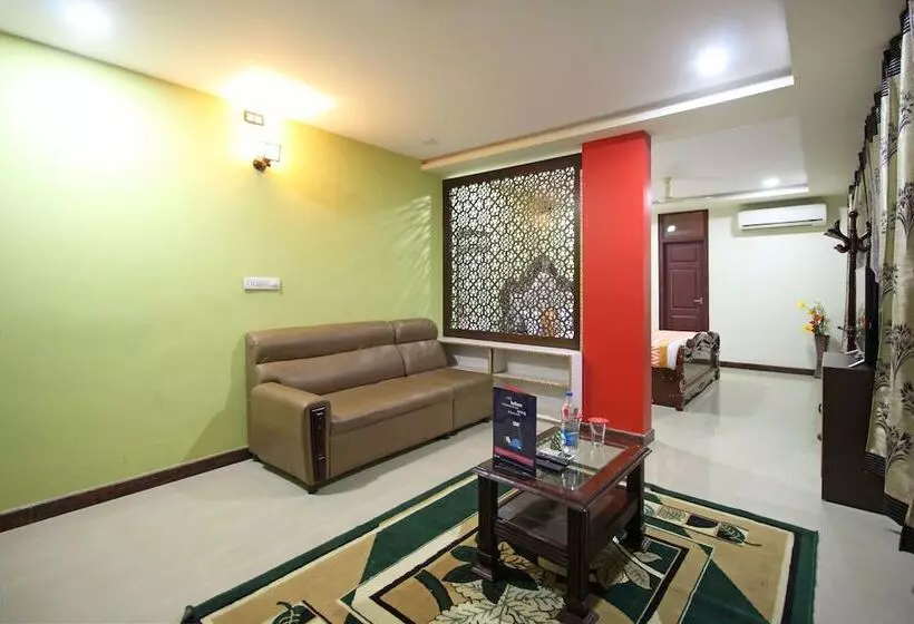 Hotelli New S K Regency