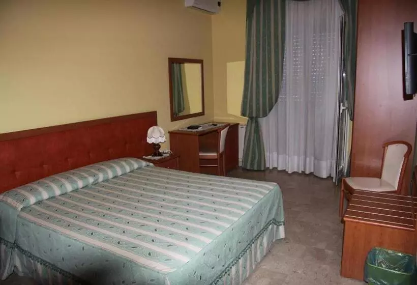 ホテル Ristorante Thomas