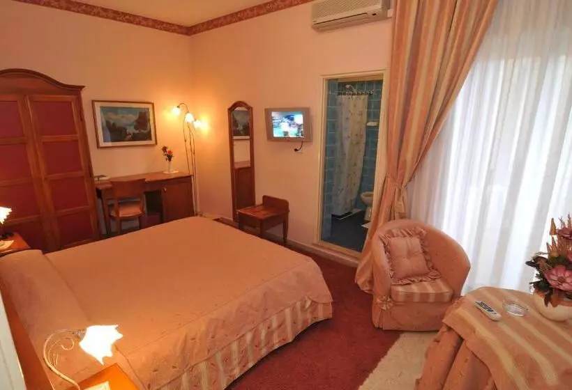 ホテル Ristorante Thomas