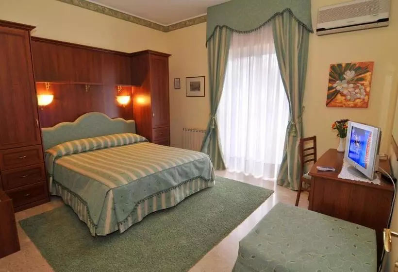 ホテル Ristorante Thomas