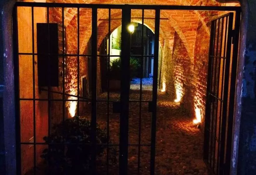 تختخواب و صبحانه Le Stanze Del Cardinale