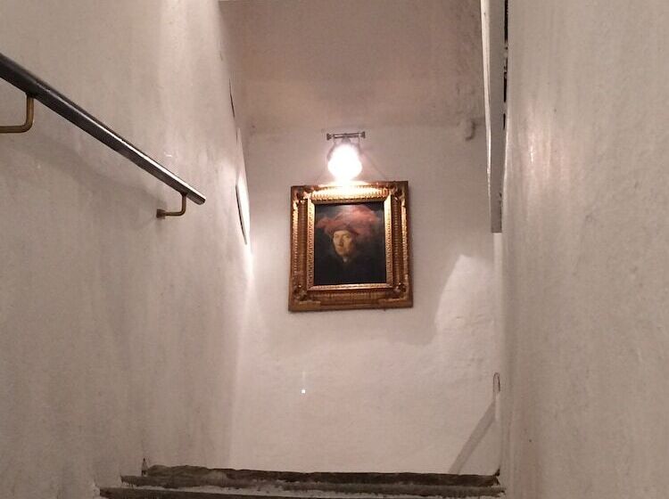 تختخواب و صبحانه Le Stanze Del Cardinale