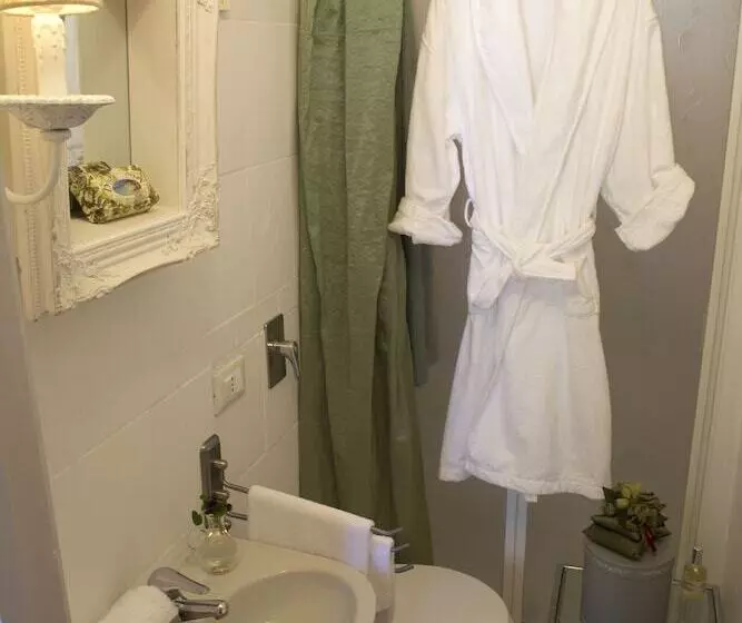 تختخواب و صبحانه Le Stanze Del Cardinale