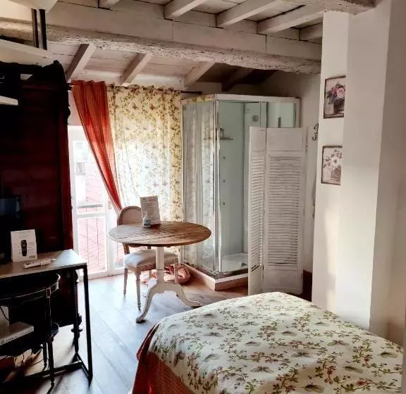 تختخواب و صبحانه Le Stanze Del Cardinale