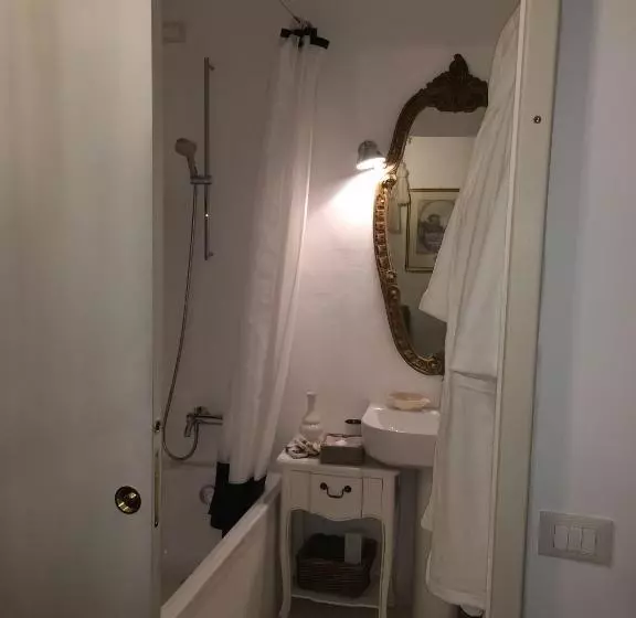 تختخواب و صبحانه Le Stanze Del Cardinale