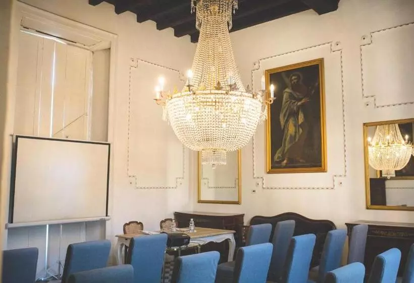 تختخواب و صبحانه Le Stanze Del Cardinale