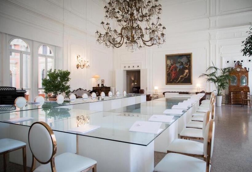 تختخواب و صبحانه Le Stanze Del Cardinale