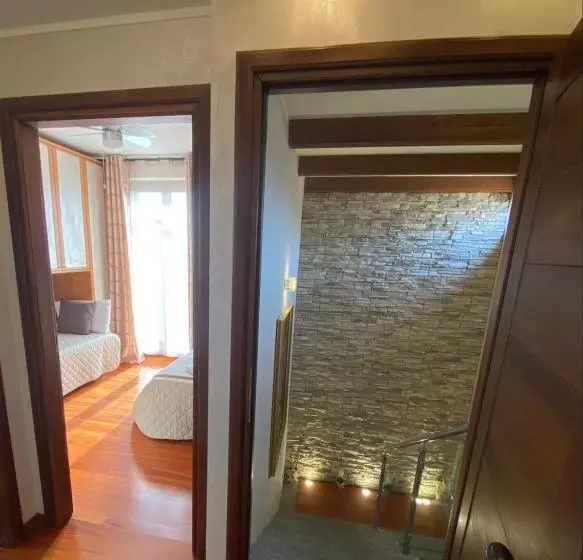 Aamiaismajoitus (B&B) Villa Laura Rooms & Pool