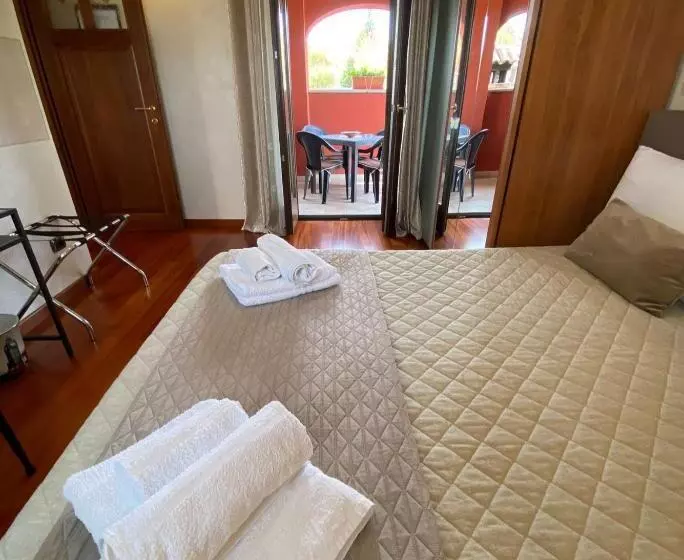 Aamiaismajoitus (B&B) Villa Laura Rooms & Pool