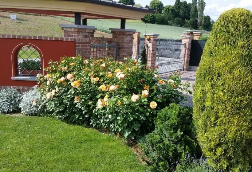 Aamiaismajoitus (B&B) Villa Laura Rooms & Pool