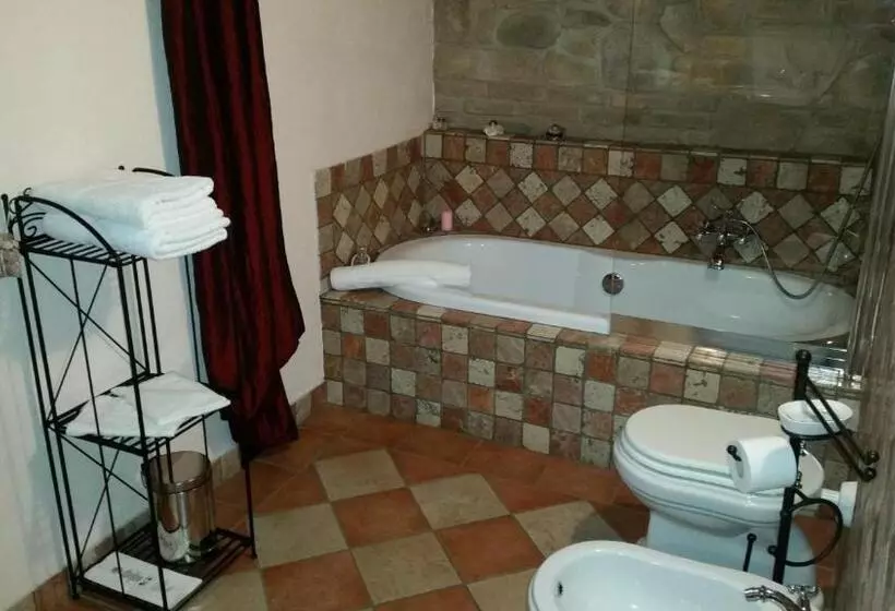 Aamiaismajoitus (B&B) Villa Laura Rooms & Pool