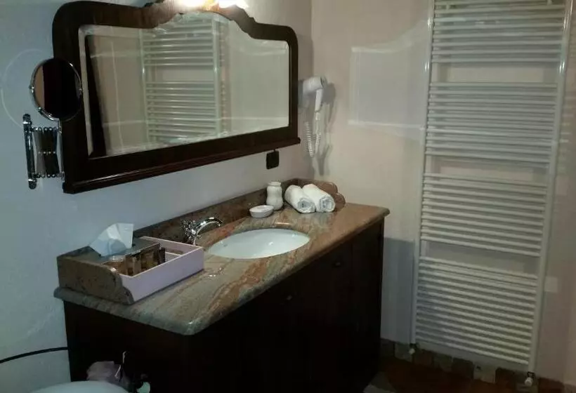 Aamiaismajoitus (B&B) Villa Laura Rooms & Pool