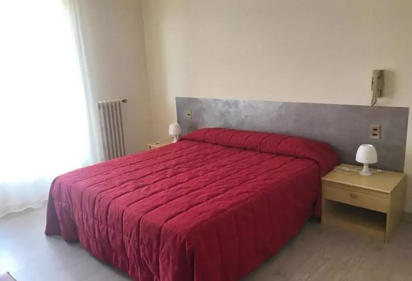 Hotelli Albergo Bar Ristorante Alla Rama