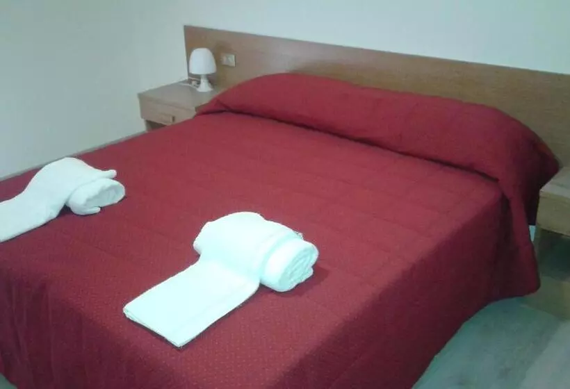 Hotelli Albergo Bar Ristorante Alla Rama