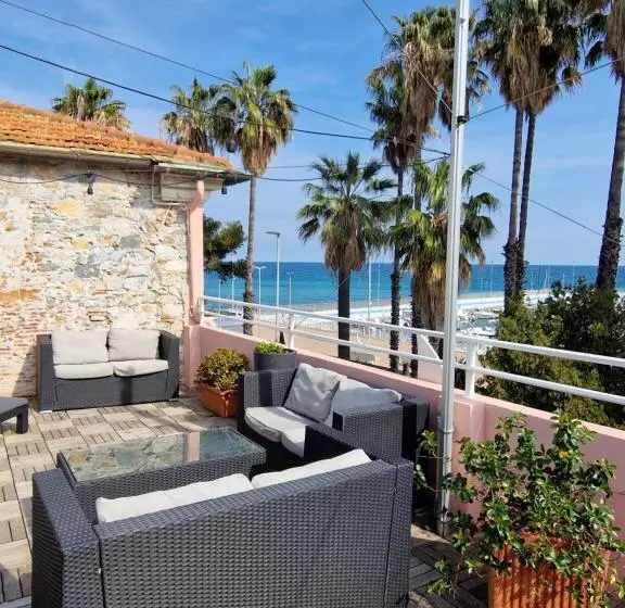 Hotelli Vela Bianca H & R