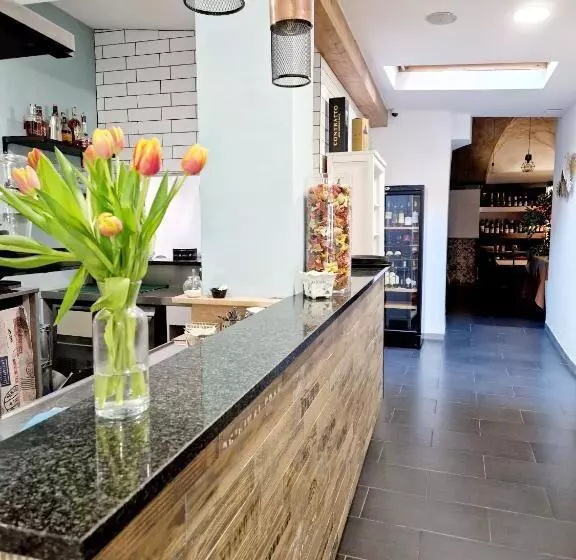 Hotelli Vela Bianca H & R