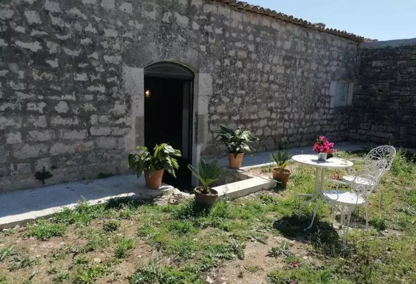 Il Baglio Di Kharrub Rural Guest House