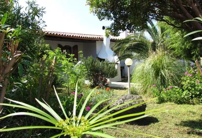 Charming House With Sea View In Valledoria