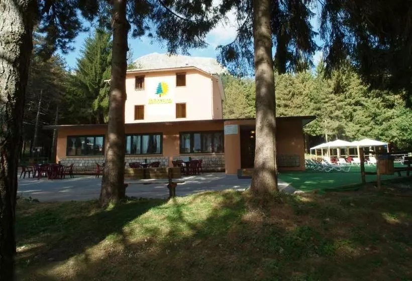 Aamiaismajoitus (B&B) La Pinetina