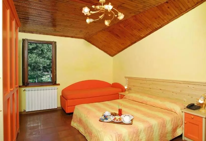 Aamiaismajoitus (B&B) La Pinetina