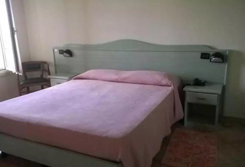 Hotelli Albergo Del Po