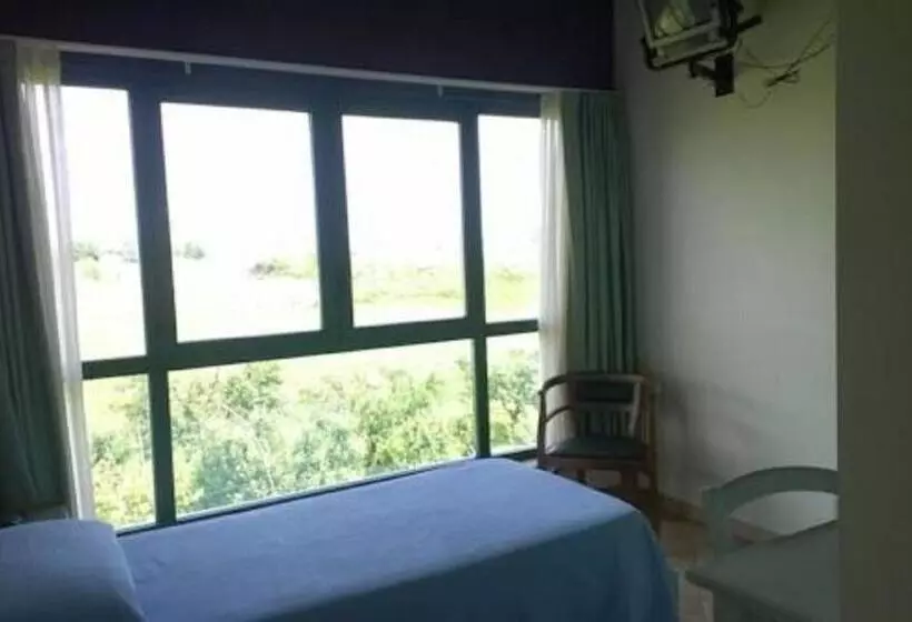 Hotelli Albergo Del Po