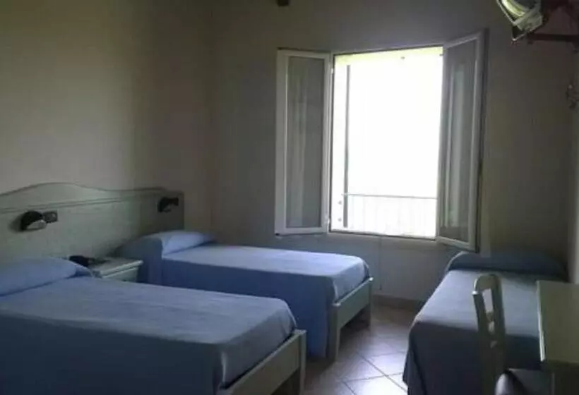 Hotelli Albergo Del Po