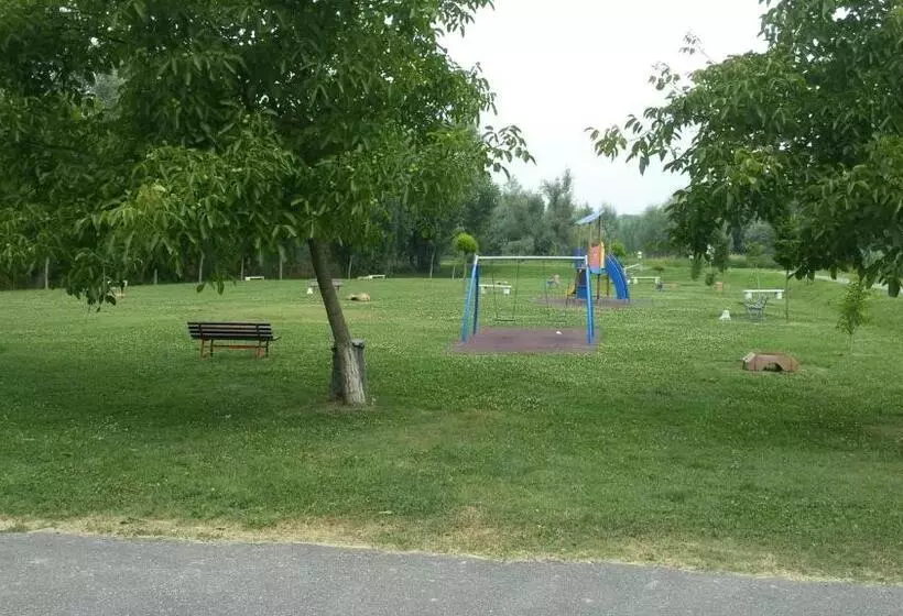 Hotelli Albergo Del Po