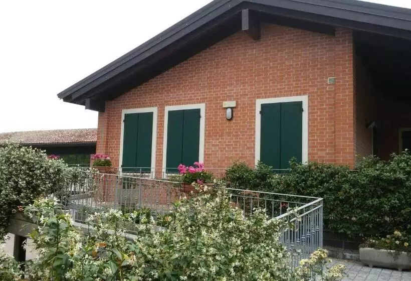 Hotelli Albergo Del Po