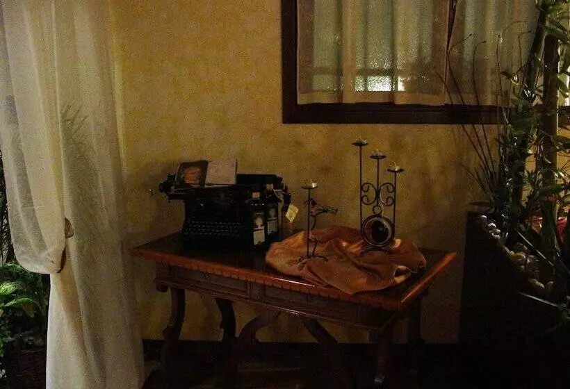 ホテル Albergo Ristorante Flora