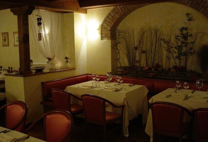 Отель Albergo Ristorante Flora