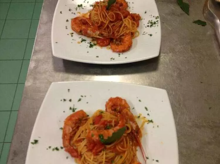ホテル Albergo Ristorante Flora