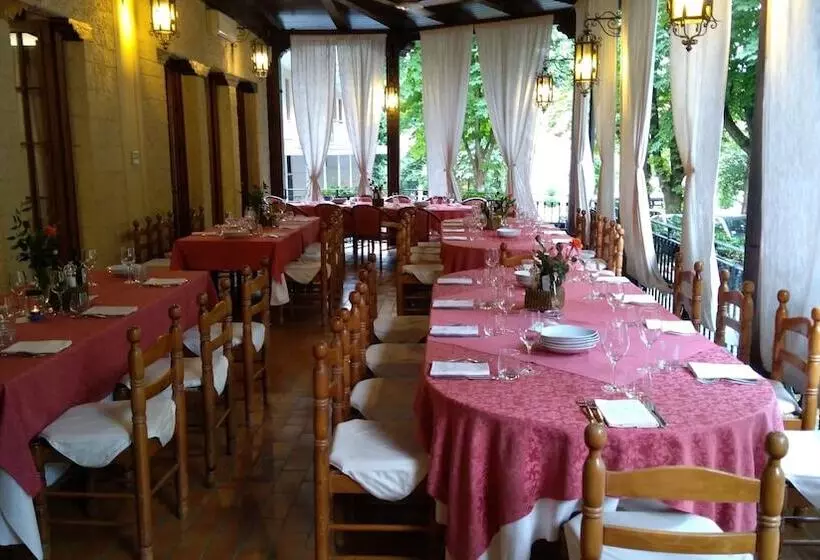 ホテル Albergo Ristorante Flora