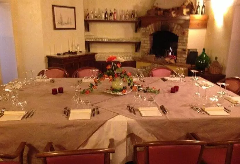 ホテル Albergo Ristorante Flora