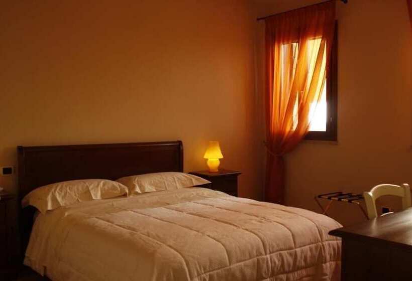 ホテル Il Paradello Albergo Ristorante