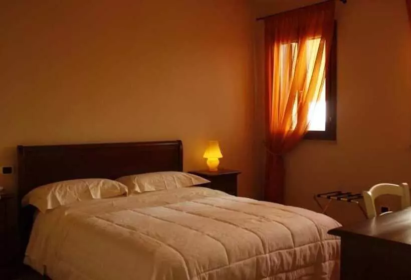 ホテル Il Paradello Albergo Ristorante