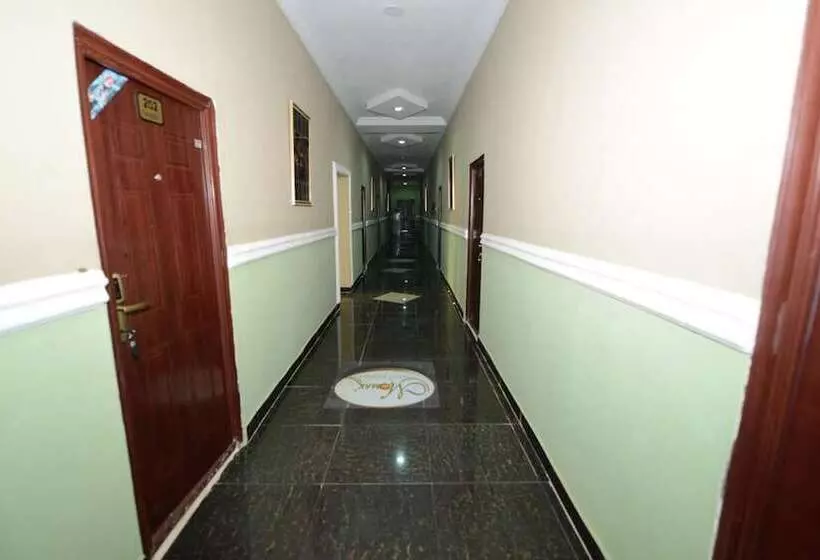Momak 1 Hotel & Suites