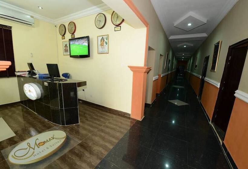 Momak 1 Hotel & Suites