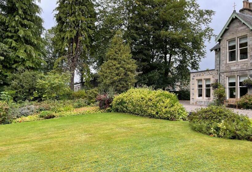 Willows Bed & Breakfast