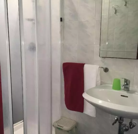 ベッドアンドブレックファースト La Stregatta