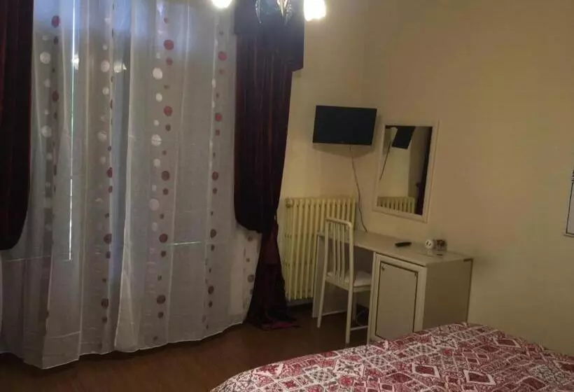 ベッドアンドブレックファースト La Stregatta