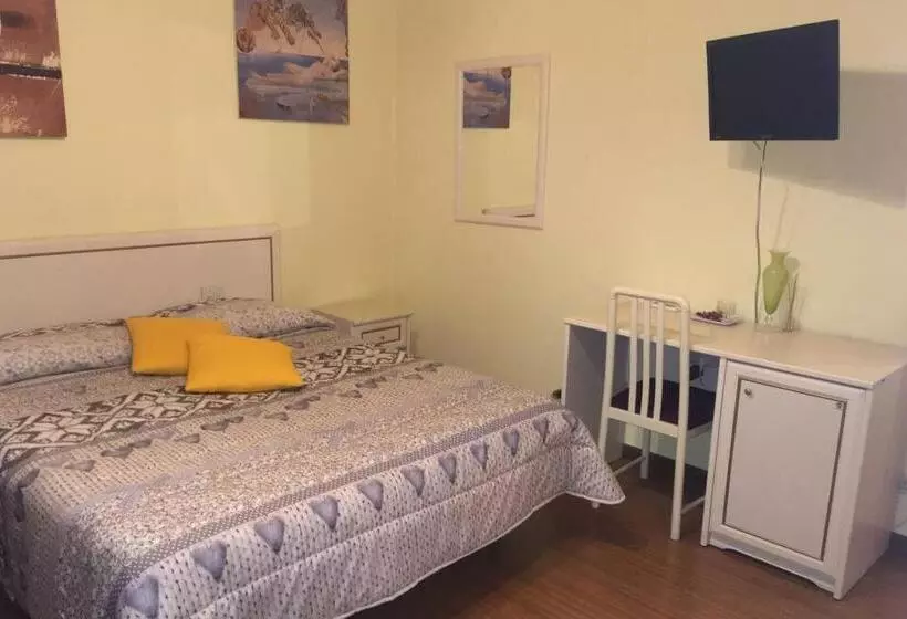 ベッドアンドブレックファースト La Stregatta