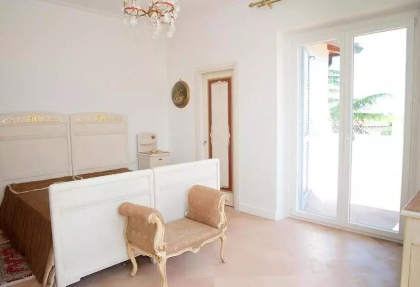 Aamiaismajoitus (B&B) Villa Strampelli