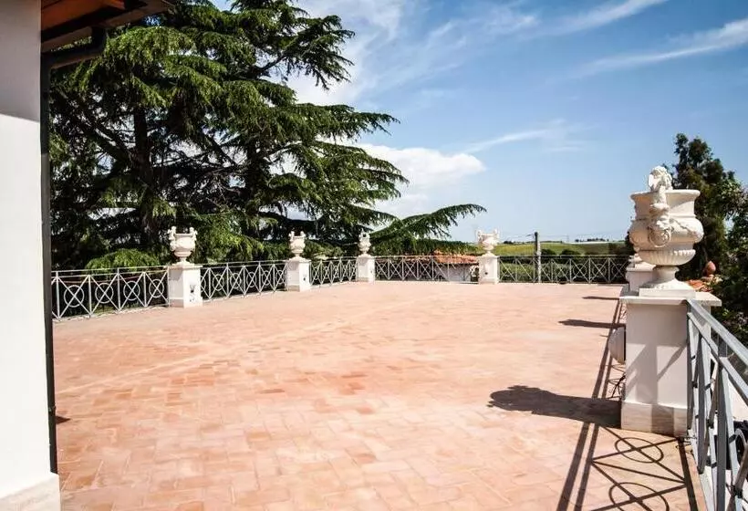 Aamiaismajoitus (B&B) Villa Strampelli